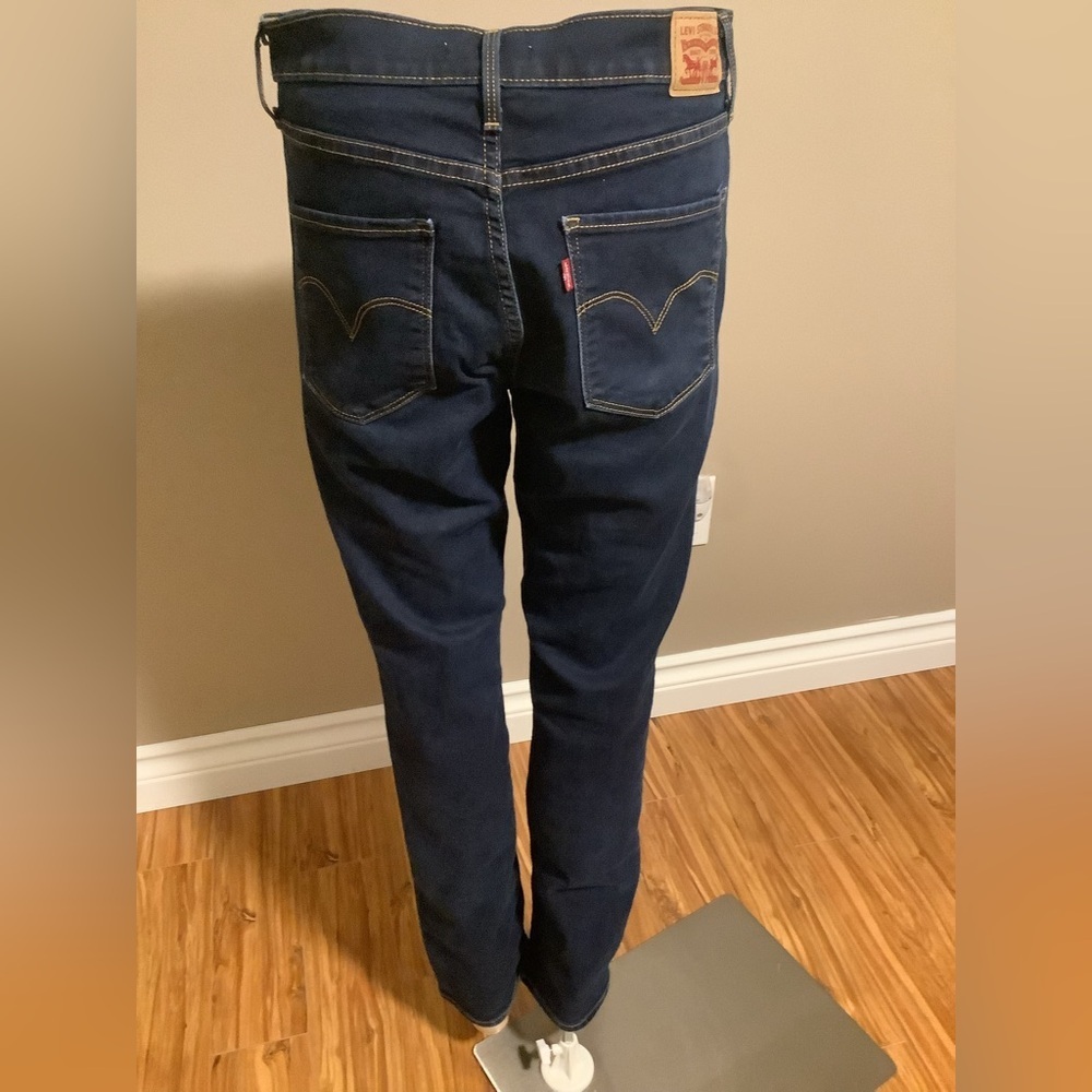 Levi’s Women's 312 Shaping Slim Jeans Dark Blue Size 29/30